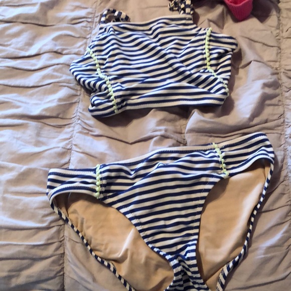 Bathing suit - Picture 1 of 4